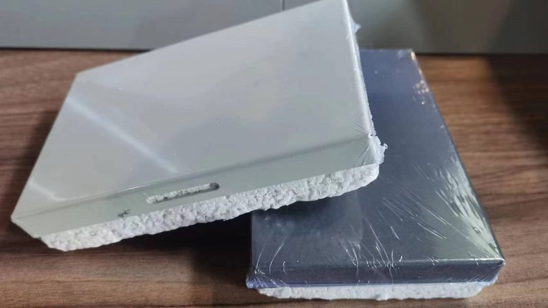 聚氨酯喷涂保温与挤塑板：性能与适用场景的对比分析